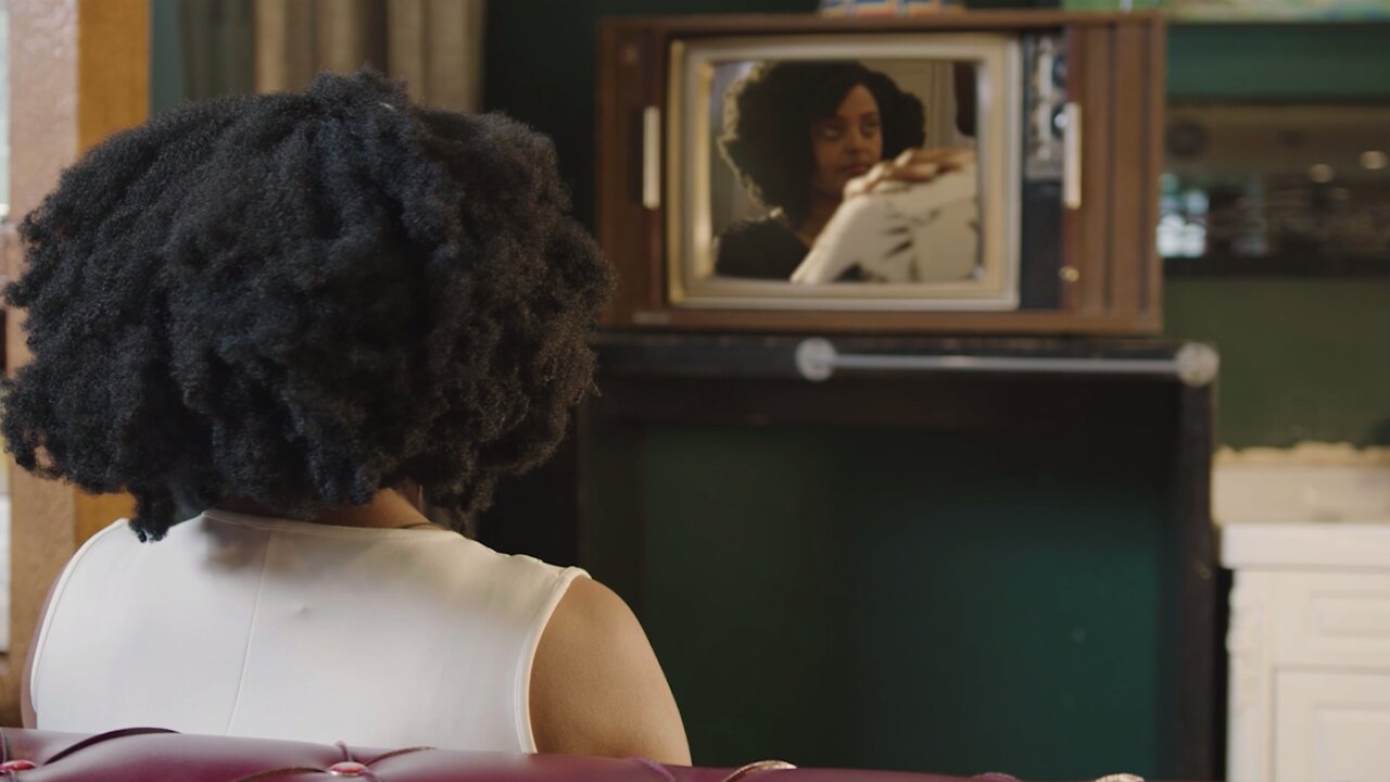 Bethelhem Bekele music video, vintage television scene
